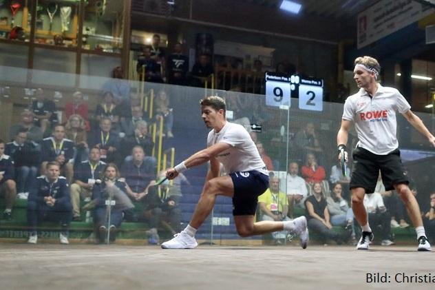 Raphael Kandra (li) gewinnt in drei Sätzen gegen Valentin Rapp - Bild: Christian Lortat