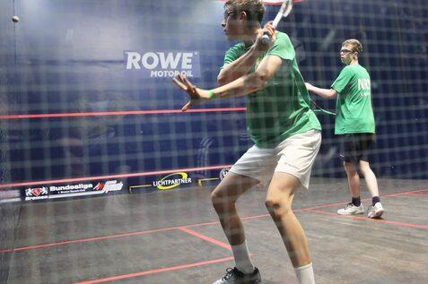 Dennis Welte (links) gewinnt das Finale der Leistungsklasse 1 bei den Jungen U15 - U19 - Bild: Christian Lortat