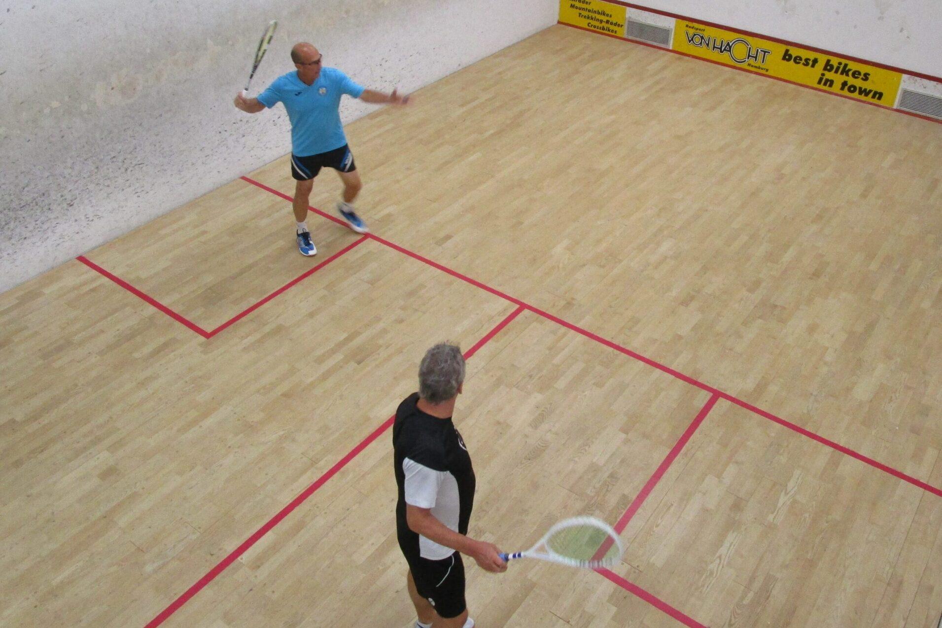 Rund 100 Squash-Masters suchten am Wochenende die Sieger*innen in den verschiedenen Altersklassen - Bild: Volker Gundelach