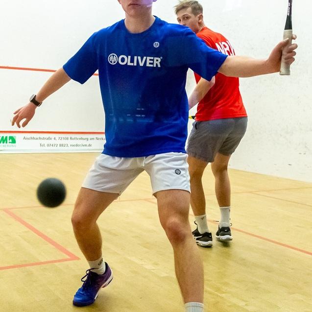 Laszlo Godde (am Ball) ist der neue Deutsche Jugendeinzelmeister U19 - Bild: Thomas Z&uuml;fle