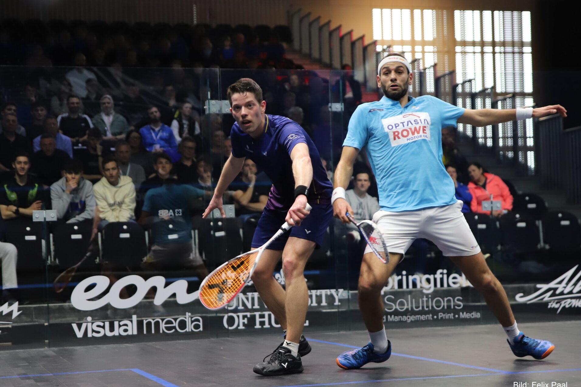 Raphael Kandra (li) gewinnt gegen Mohamed Elshorbagy (re) - Bild: Felix Paal