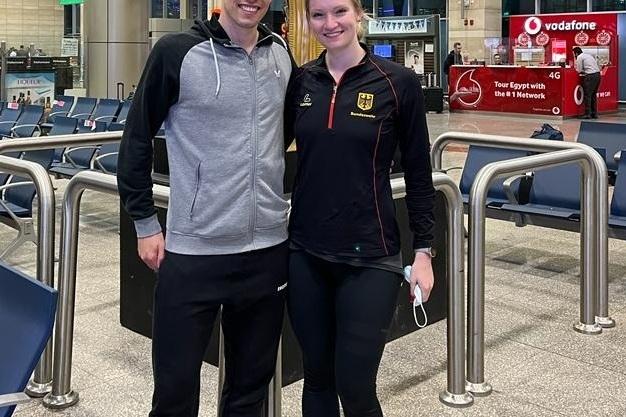 Saskia Beinhard (re) und Raphael Kandra (li) sind gut in Kairo gelandet - Bild: DSQV