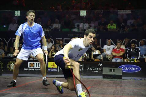 Raphael Kandra (li) unterliegt im Achtelfinale von El Gouna in vier S&auml;tzen gegen Ali Farag - Bild: Felix Paal