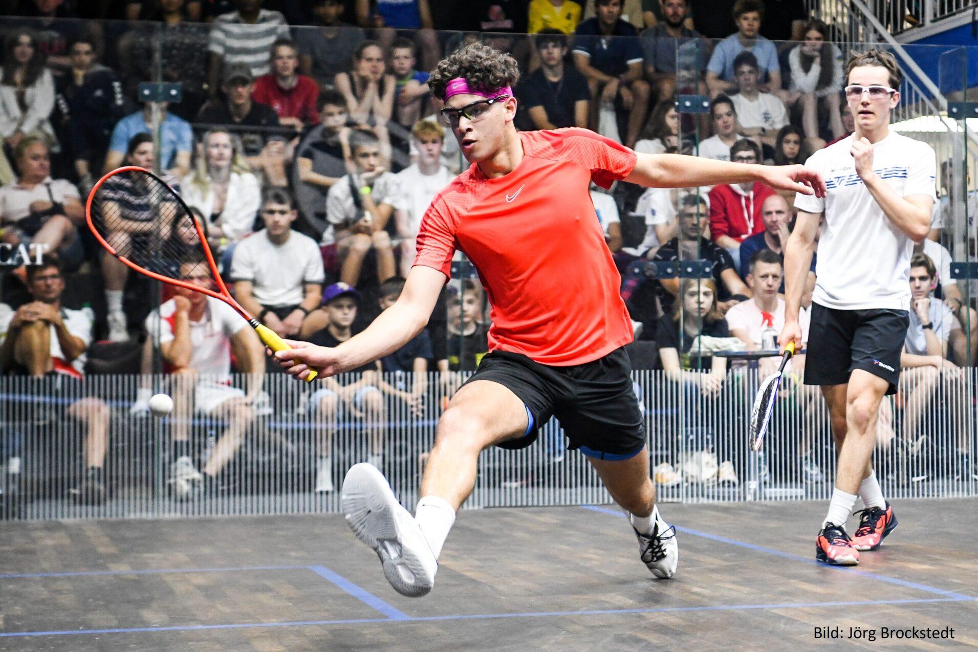 Hassan Khalil (li) gewinnt das U19-Finale der Jungen gegen David Bernet - Bild: Jörg Brockstedt