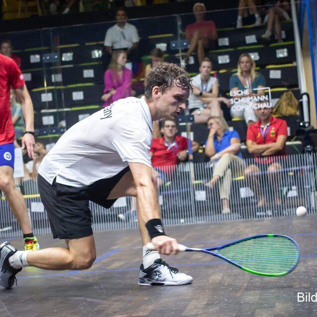Valentin Rapp (re) in seinem ersten Spiel - Bild: Sportwerk