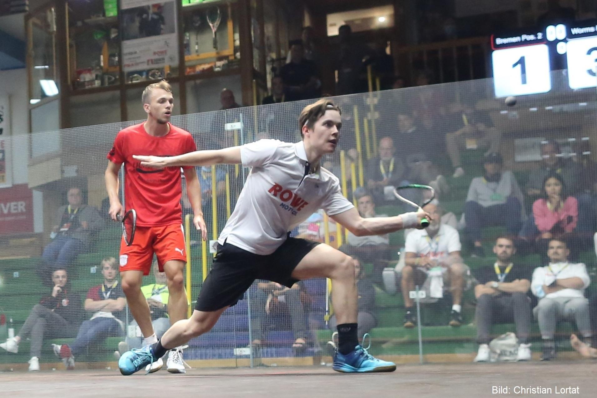 Yannik Omlor (re) gewinnt gegen David Zeman (li) in drei Sätzen - Bild (Archiv): Christian Lortat