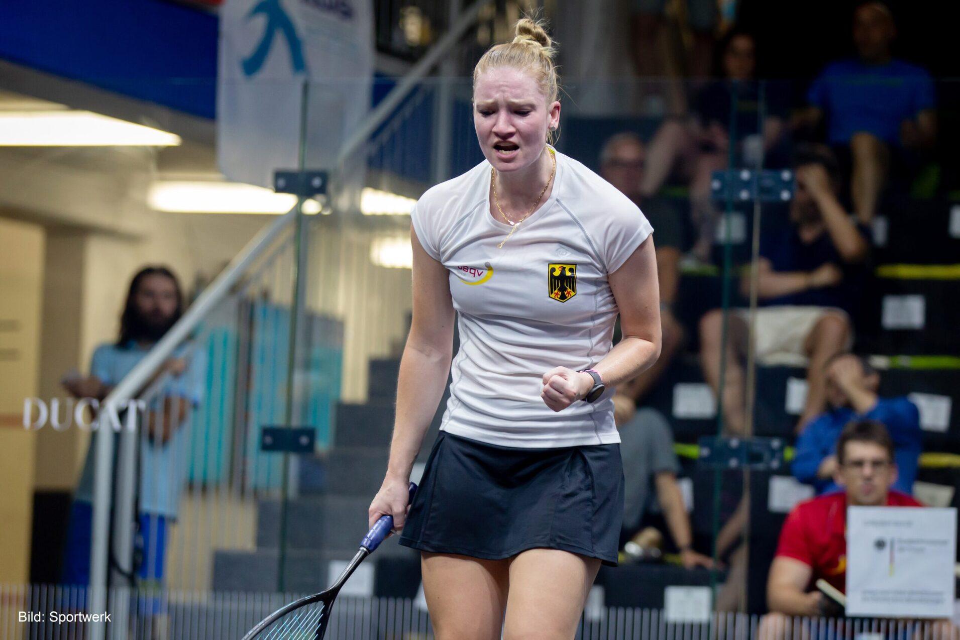 Saskia Beinhard feiert ihren Achtelfinalsieg und steht erstmals in ihrer Karriere im Viertelfinale einer Einzel-EM - Bild: Sportwerk