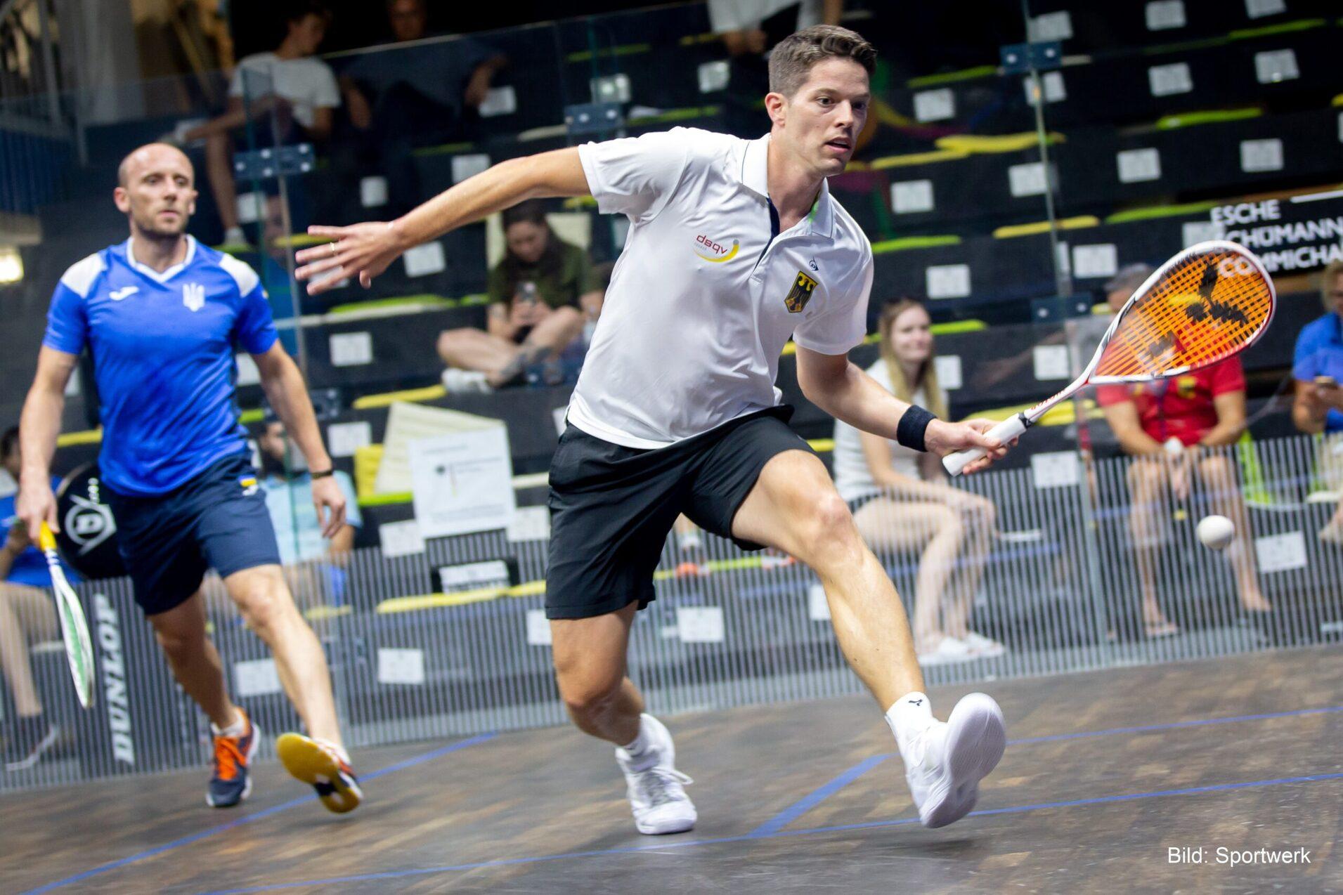 Raphael Kandra (re) hatte bei seinem Auftaktmatch keine Probleme - Bild: Sportwerk