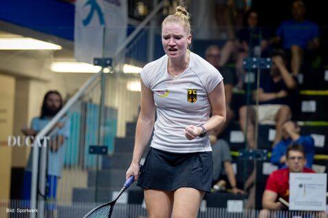 Saskia Beinhard feiert ihren Achtelfinalsieg und steht erstmals in ihrer Karriere im Viertelfinale einer Einzel-EM - Bild: Sportwerk