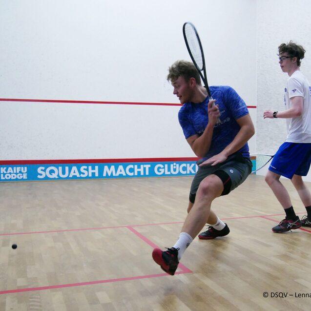 Bei den Herren B gewinnt Robin Ebert (li) gegen Fabian Igelbrink (re) - Bild: DSQV - Lennard Jessen