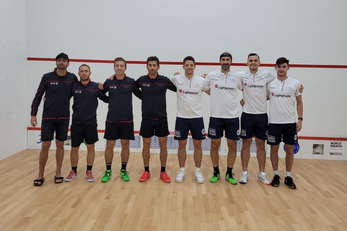 Die Finalbegegnung: Mulhouse Squash Club (li) und Paderborner SC (re) - Bild: Paderborner SC