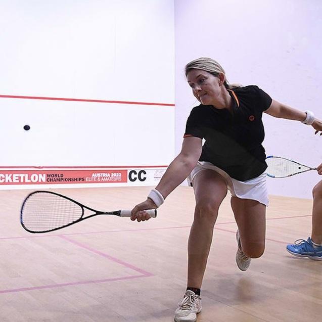 Astrid Reimer-Kern in Action beim Squash - Bild: rubinfoto.com