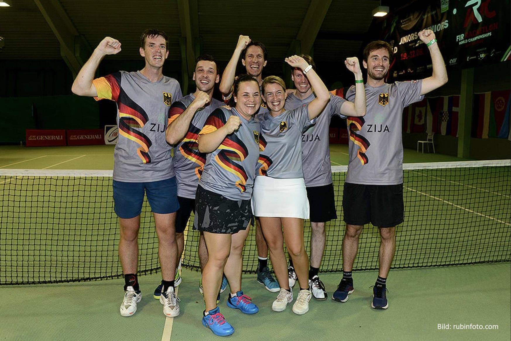 Astrid Reimer-Kern (rechts vorne) holt mit Deutschland Gold im bei der Racketlon-Team-WM 2022 - Bild: rubinfoto.com