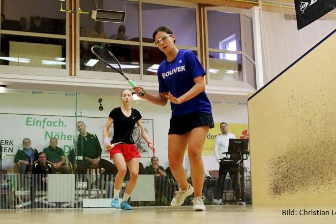 Maya Weishar (re) gewinnt gegen Anastasiia Kostiukova - Bild: Christian Lortat