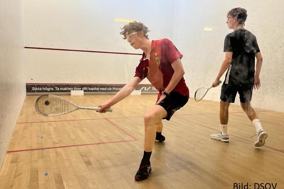 Fabian Igelbrink (li) im Spiel um Bronze der Jungen U17 - Bild: DSQV