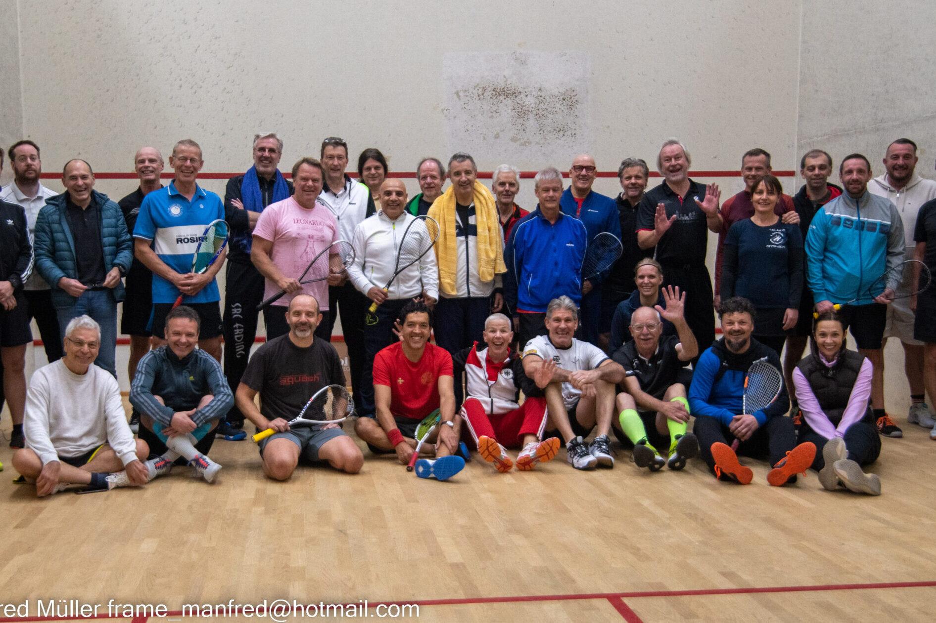 Die teilnehmenden Squashmasters in N&uuml;rnberg - Bild: Manfred M&uuml;ller