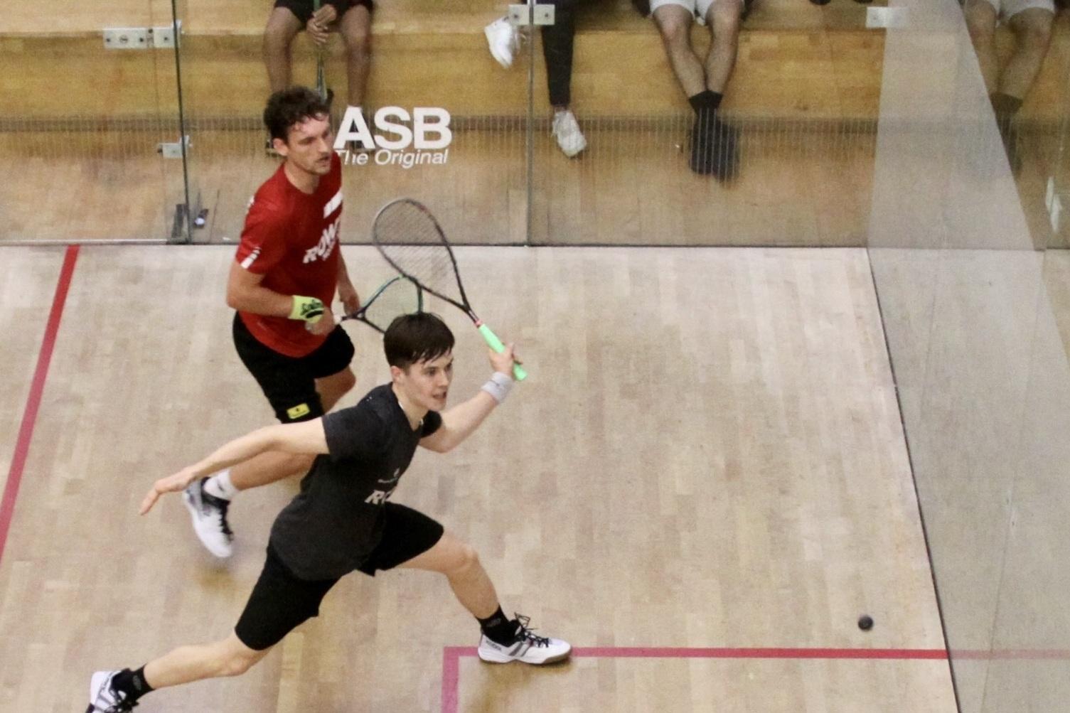 Yannik Omlor (vorne) im Finalduell der Herren A mit Valentin Rapp - Bild: SI Stuttgart
