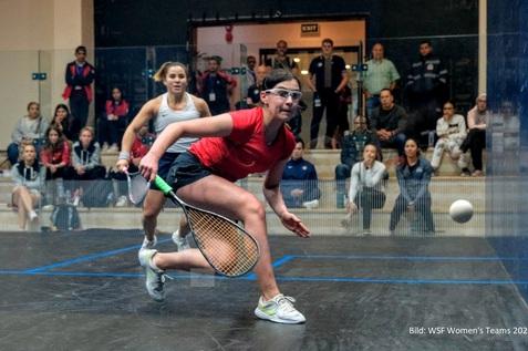 Maya Weishar (vorne) holte einen deutschen Satzgewinn gegen starke US-Amerikanerinnen - Bild: WSF Women's Teams 2022