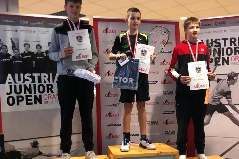 Das U15-Podest in Wien: Cedric Andersen (li), Vince Czak&oacute; (Mitte) und Dominik Forgac (re) - Bild: DSQV