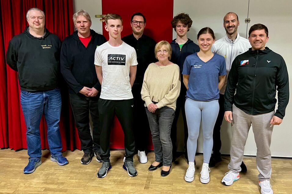Der neue Jugendvorstand mit dem ehemaligen Bundesjugendwart Michael Gäde (4.v.l.): John Thornton, Rainer Westphal, Lennard Hinrichs, Brigitte Leuschner, Fabian Igelbrink, Julia Gillich, Simon Rösner und Kai Rixen