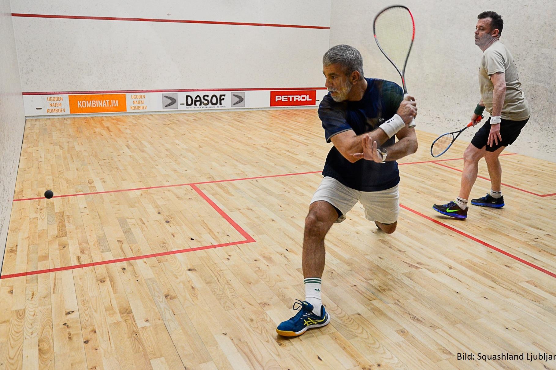 Armin Hameed (li) gegen Nick Staunton im Finale der M40+ - Bild: Squashland Ljubljana