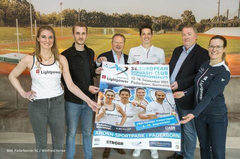 Starke Partner im Spitzensport: Lightpower und der Paderborner Squash Club (v.l.n.r.): Franziska Hennes, Philipp Wezorke, Ralph-J&ouml;rg Wezorke (beide: Lightpower), Raphael Kandra, Andreas Preising und Anna Wedeg&auml;rtner - Bild: Paderborner SC/Winfri
