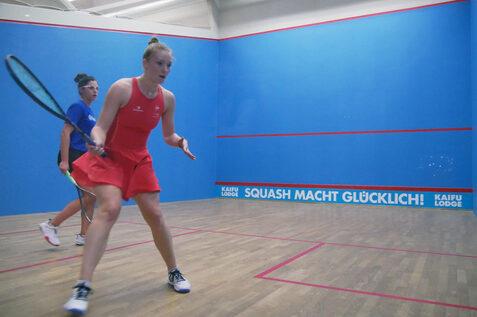 Saskia Beinhard (re) und Maya Weishar im Finale der Frauen - Bild: DSQV - Lennard Jessen