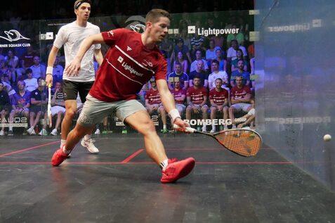 Raphael Kandra (re) holte den dritten Sieg im Finale gegen Charlie Lee (li) und damit den Sieg f&uuml;r seine Mannschaft - Bild: DSQV - Lennard Jessen