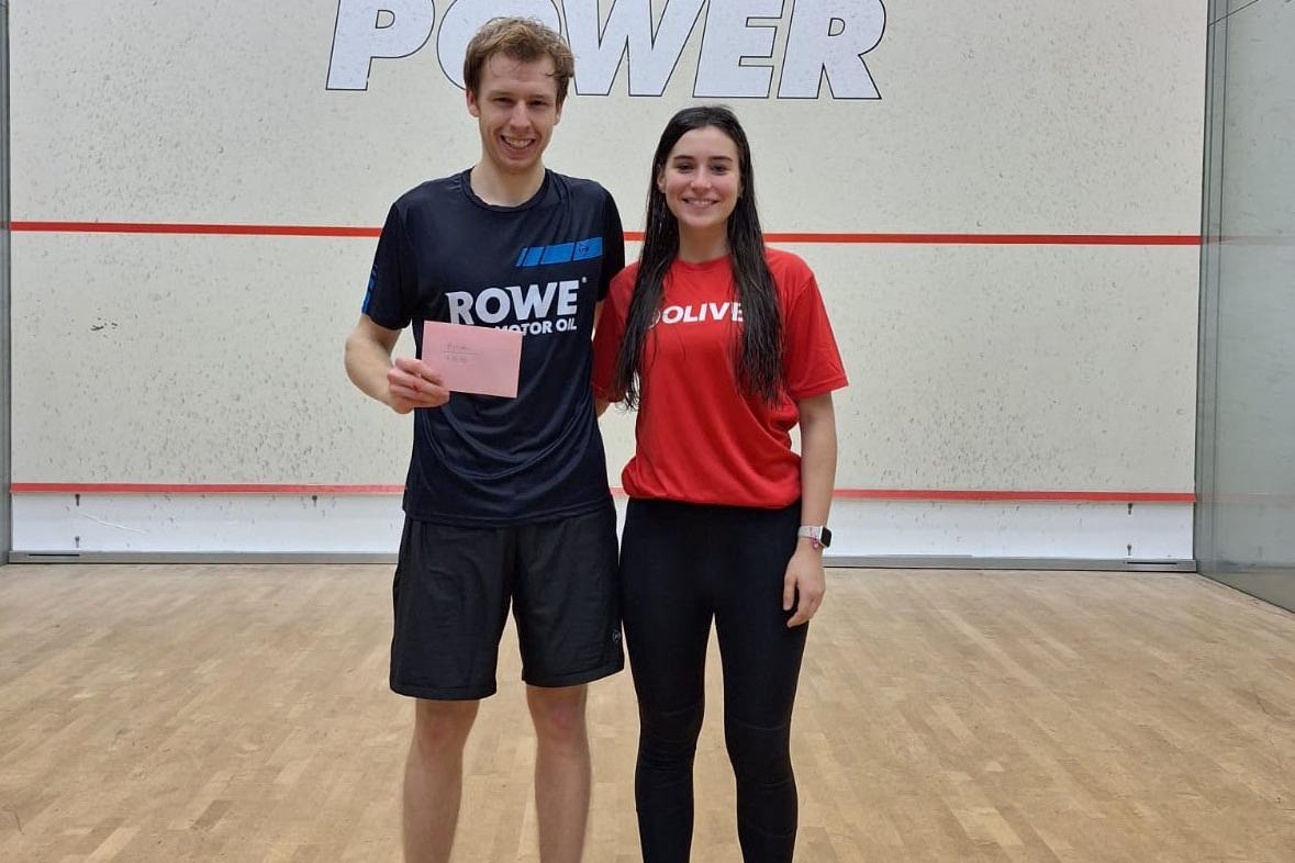 Maya Weishar (re) und Johannes Dehmer-Saelz (li) siegen in B&ouml;blingen - Bild: DSQV