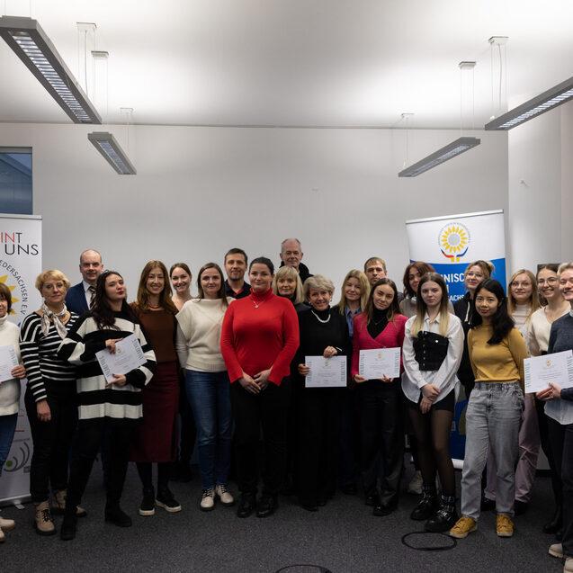 Der Ukrainische Verein Niedersachsen e.V. bedankt sich bei allen Unterstützerinnen und Unterstützern für verschiedene Aktionen - Bild: LV Niedersachsen