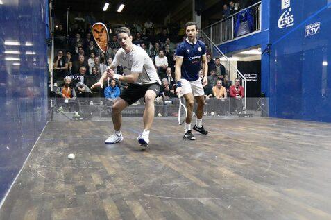 Raphael Kandra (li) im Viertelfinale gegen Mohamed Elsherbini - Bild: DSQV - Lennard Jessen