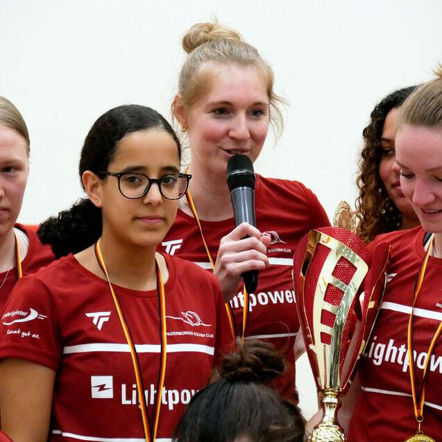 PSC-Kapit&auml;nin Franziska Hennes (3.v.l.) - Bild: DSQV - Lennard Jessen