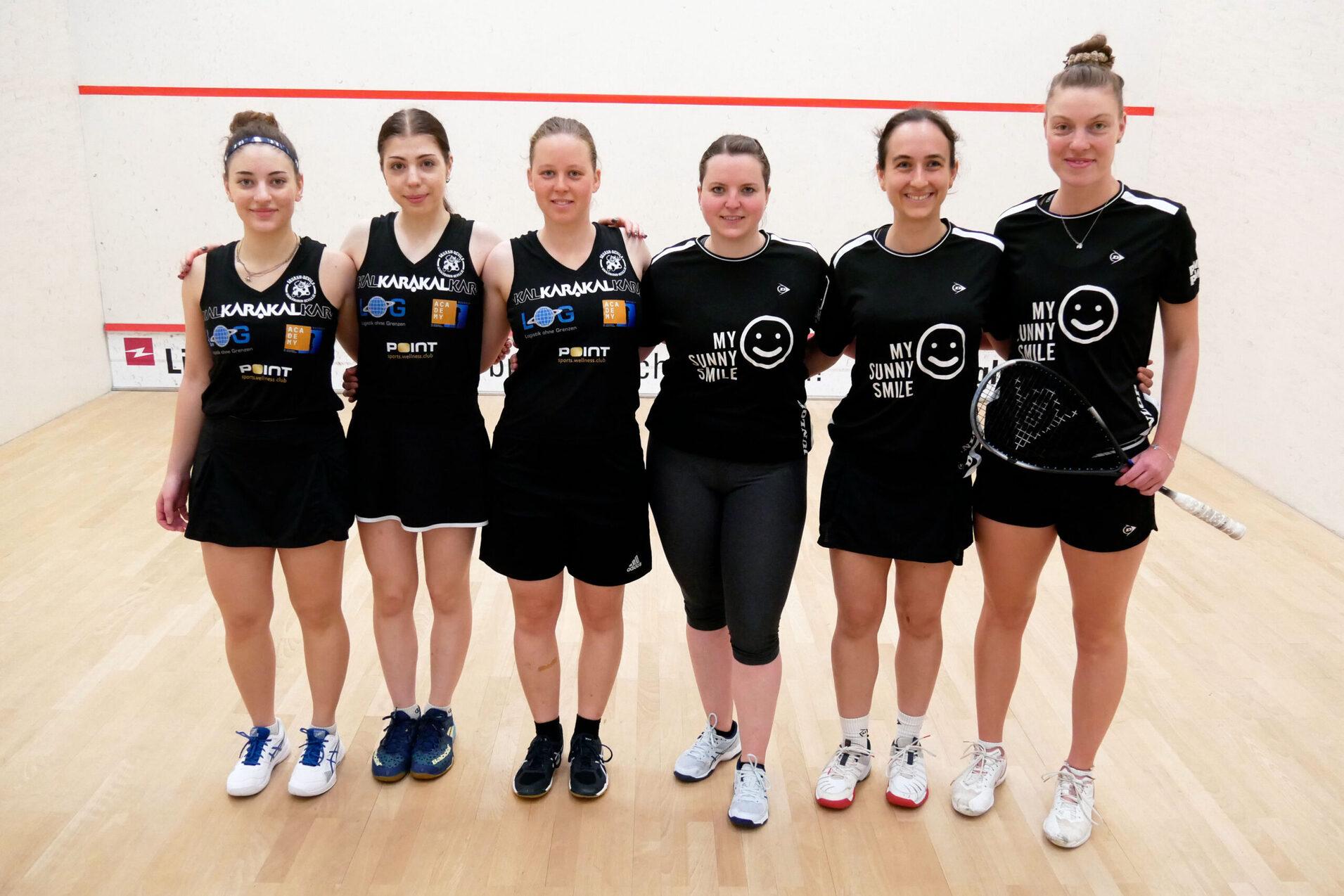 Das BW-Duell zwischen Squash Devils Stuttgart (li) und Sport Insel Stuttgart (re) ging mit 2:1 an die Devils - Bild: DSQV - Lennard Jessen