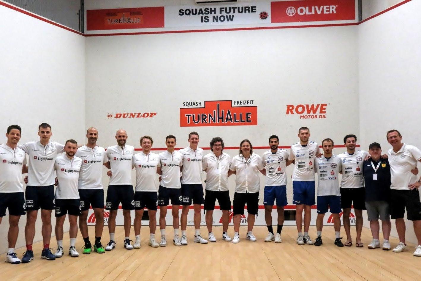 Einen Überraschungserfolg landete der 1. SC Diepholz (re) im letztjährigen Halbfinale gegen den Paderborner SC (li): Diepholz setzte sich knapp durch und zog so in das Finale ein - Bild: Steve Cubbins