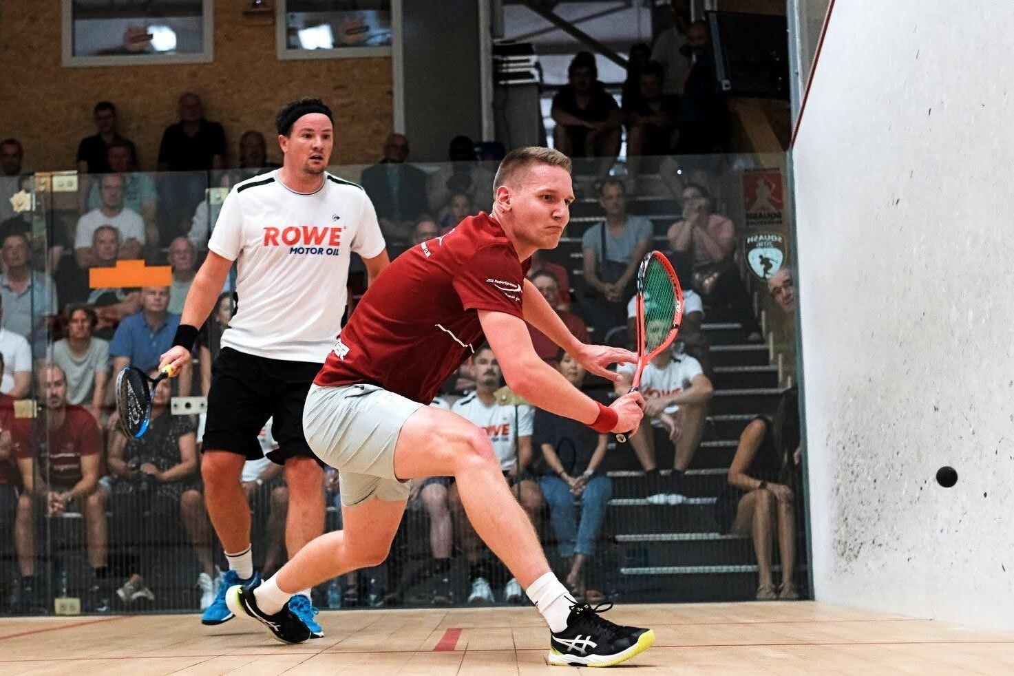 Tobias Weggen (re) gewinnt gegen Jens Schoor - Bild: Steve Cubbins