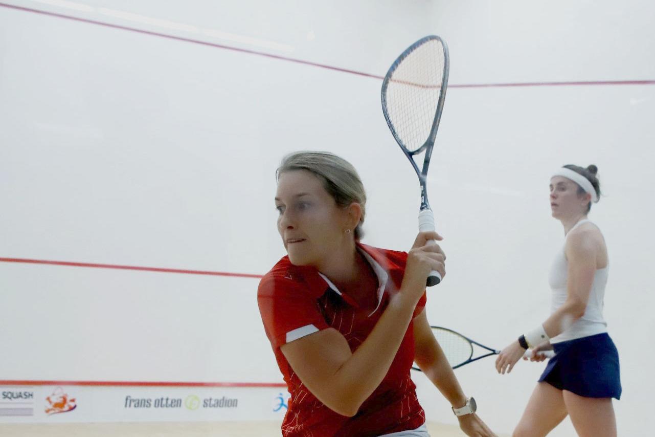 Astrid Reimer-Kern (li) gewinnt ihren Turnierauftakt in langen f&uuml;nf S&auml;tzen und steht im Viertelfinale - Bild: Felix Paal