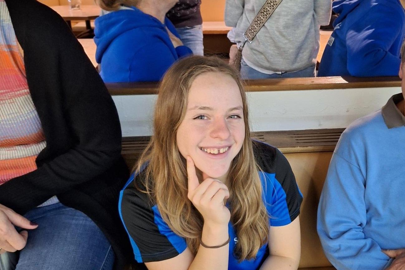 Hanna Kumberger gewinnt den Saisonauftakt in der Jugend bei den M&auml;dchen - Bild: DSQV