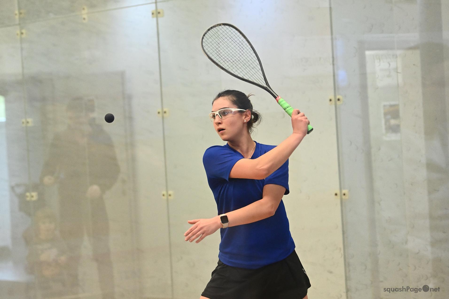 Maya Weishar in Action in Brno - Bild: squashPage.net
