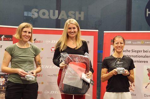 Astrid Reimer-Kern (Mitte) siegt bei den Austrian Masters Open 2024 in der Altersklasse 35+ - Bild: Felix Paal