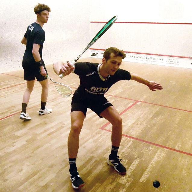 Yukhym Bielikov (re) siegt bei den Herren A im Finale gegen Fabian Igelbrink - Bild: DSQV - Lennard Jessen