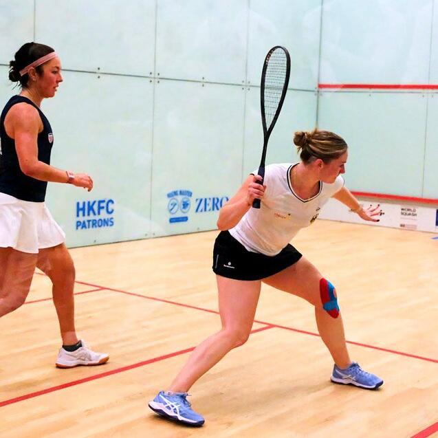 Saskia Beinhard (re) im Spitzenspiel mit Amanda Sobhy (li) aus den USA - Bild: Steve Cubbins