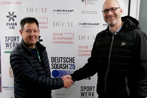 Torsten Bonacker (re) von Dunlop und Lars B&uuml;rgerhoff von der DSMP - Bild: DSQV - Lennard Jessen