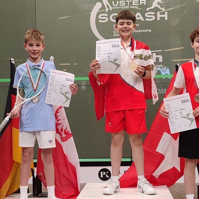 Mats Oliver Efken (li) wird U13-Zweiter im Einzel - Bild: DSQV