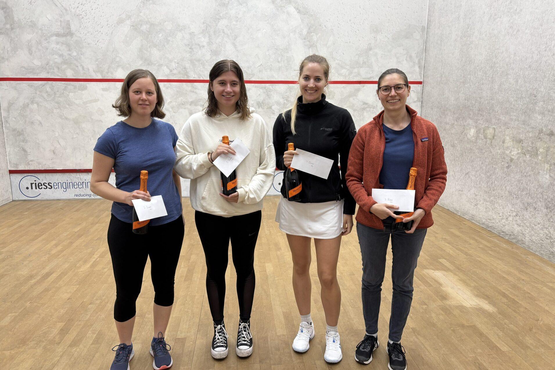 V.l.n.r.: Eva Nistler, Julia Gillich, Tamara Naumann und Christina Wisotzky - Bild: 1. SC Karlsruhe