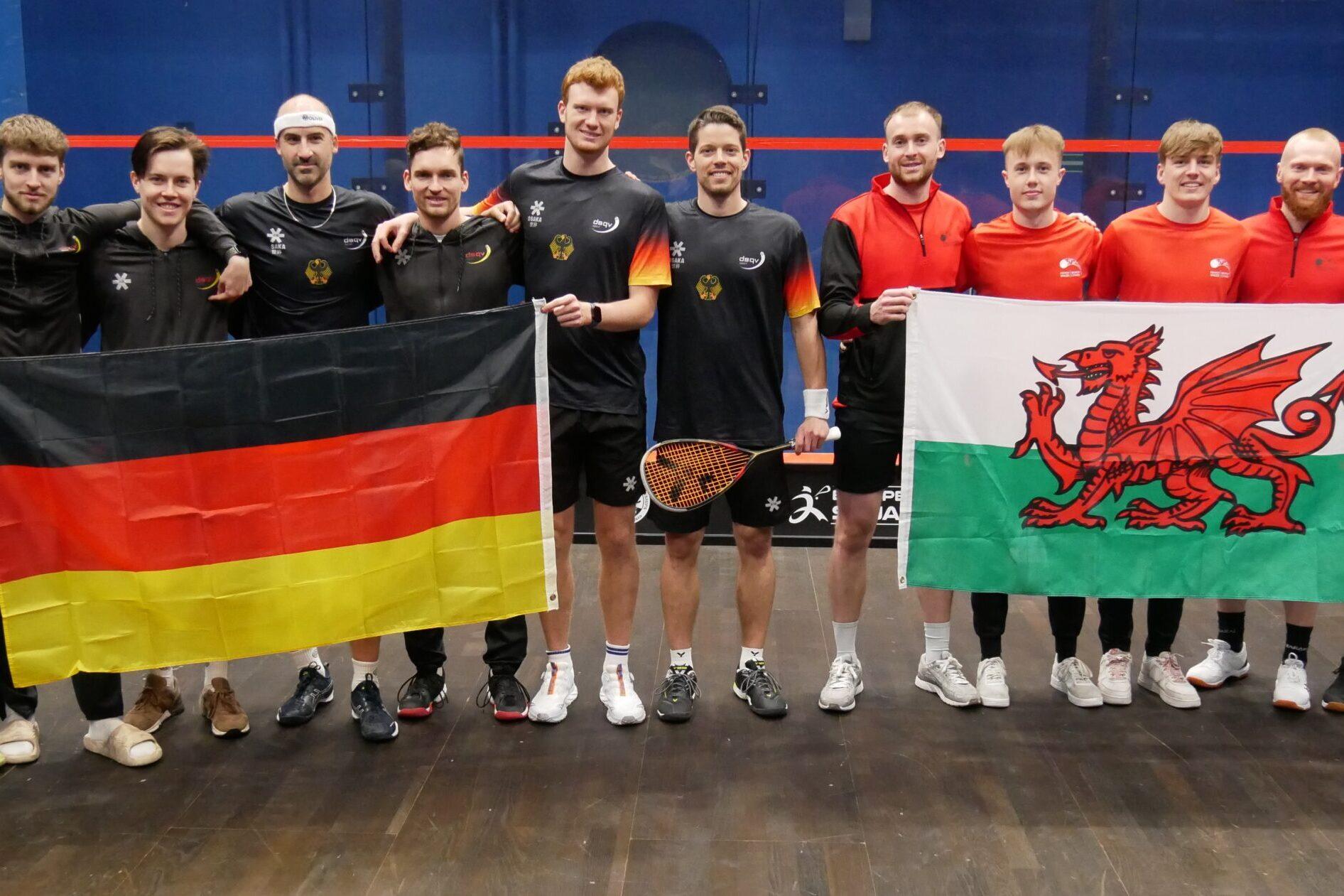Deutschland und Wales trennen sich 2:2 in Matches, doch Deutschland gewann am Ende mit 8:7 einen Satz mehr und wurde Gruppenerster - Bild: DSQV - Lennard Jessen
