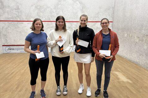 V.l.n.r.: Eva Nistler, Julia Gillich, Tamara Naumann und Christina Wisotzky - Bild: 1. SC Karlsruhe