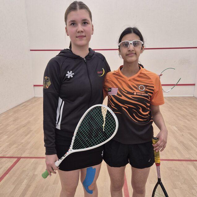 Sabrina-Sharona Dinn (li) und Dahlia Cherian lieferten sich ein deutsch-deutsches Duell, was Dinn in vier Durchgängen gewann - Bild: Rainer Westphal