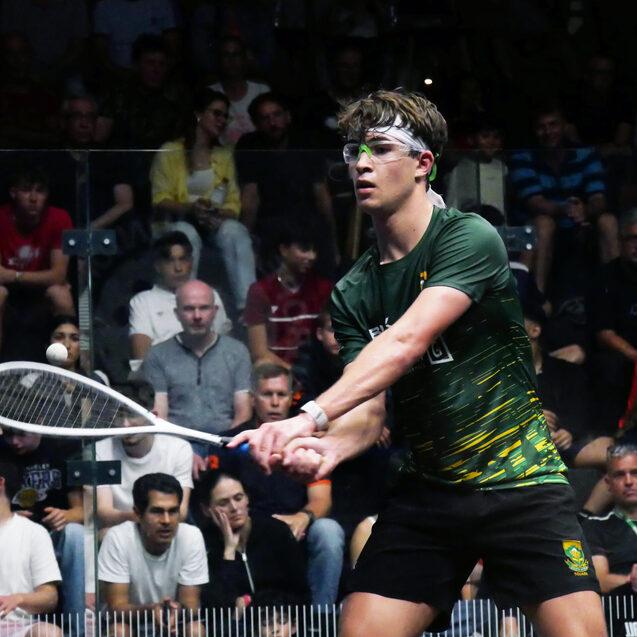 Luhann Groenewald spielt Vor- und Rückhand beidhändig und gewinnt die U19-Konkurrenz der European Junior Open 2025 - Bild: DSQV - Lennard Jessen