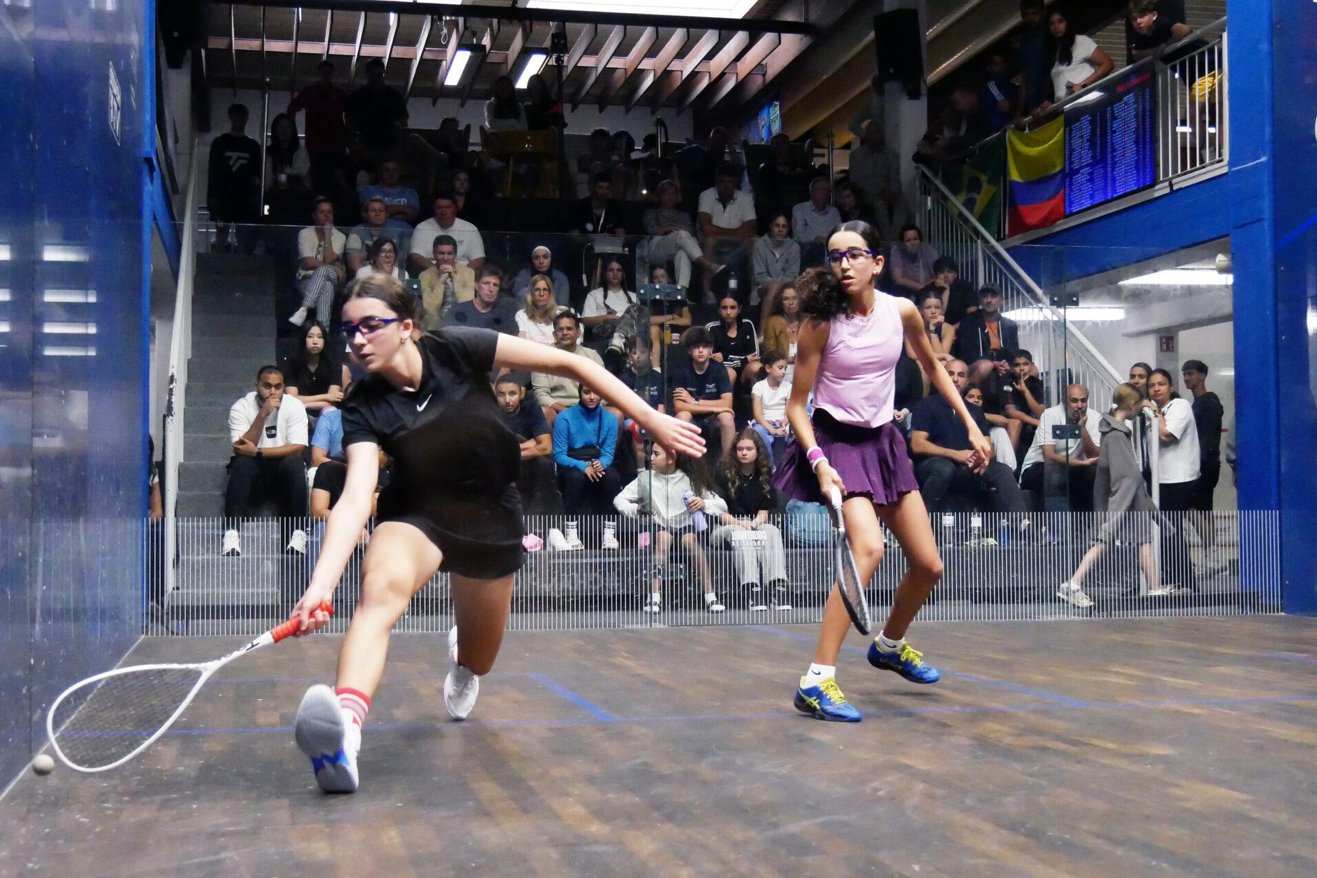 Sandy Hassan (li) siegt im reinen ägyptischen U15-Finale gegen Lana Fathallah - Bild: DSQV - Lennard Jessen