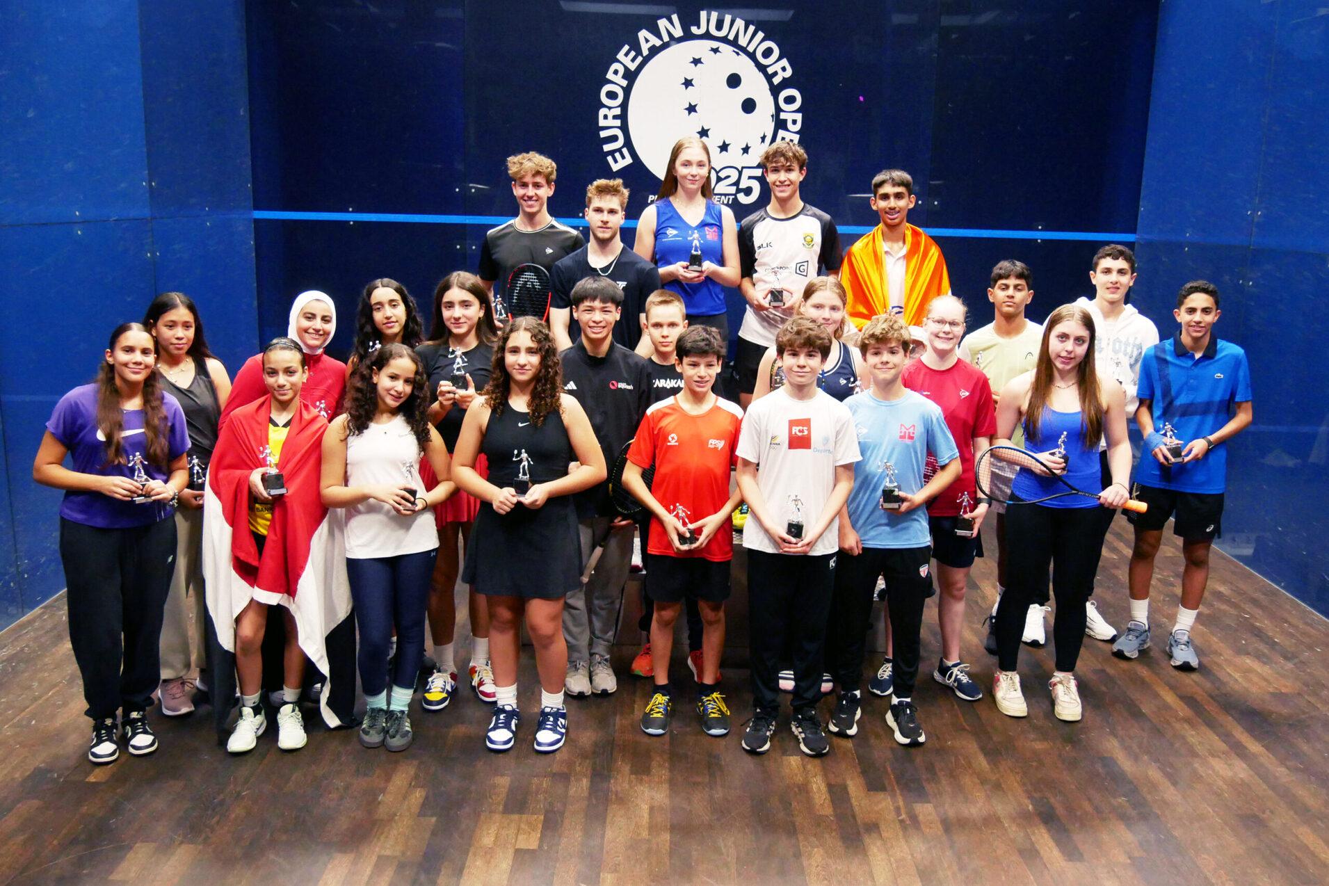 Die jeweils auf Platz 1 - 3 platzierten Nachwuchstalente aller Altersklassen von U13, U15, U17 und U19 - Bild: DSQV - Lennard Jessen